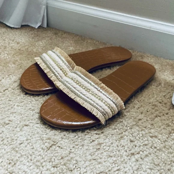 NWOT Fringe Sandals - Picture 1 of 3